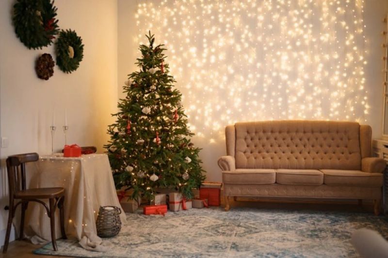 Lighting Up Your Home During the Holidays with a Spectacularly Decorated Artificial Christmas Tree
